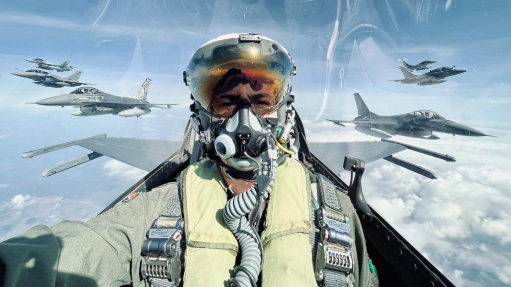 Українські пілоти приступили до тренувань на F-16 у Данії