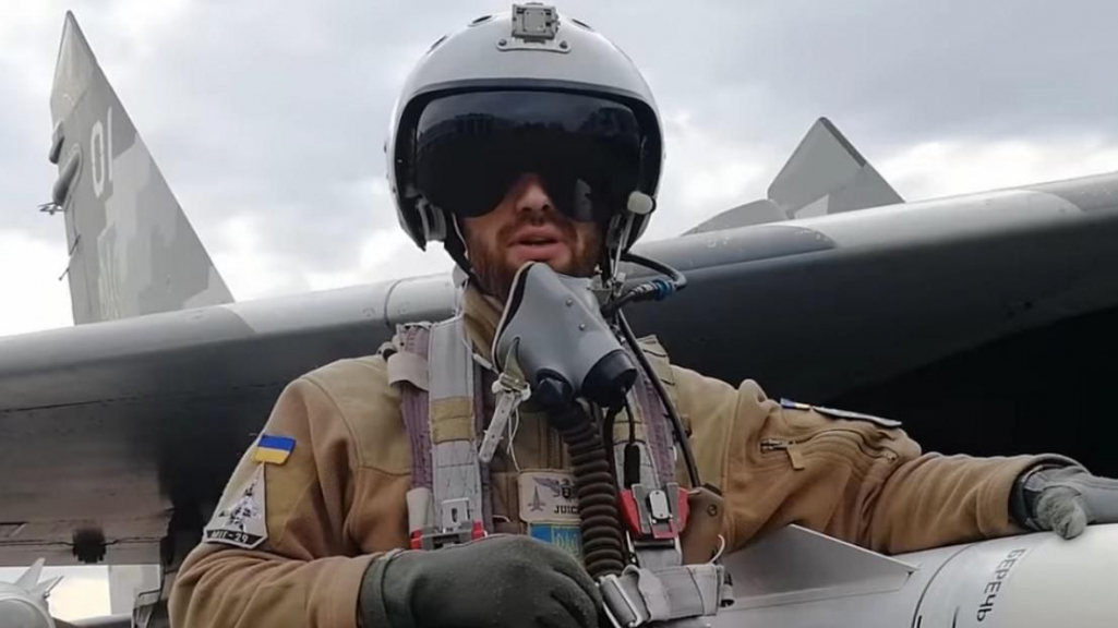 У Британії українські пілоти завершили базову підготовку до польотів на F-16