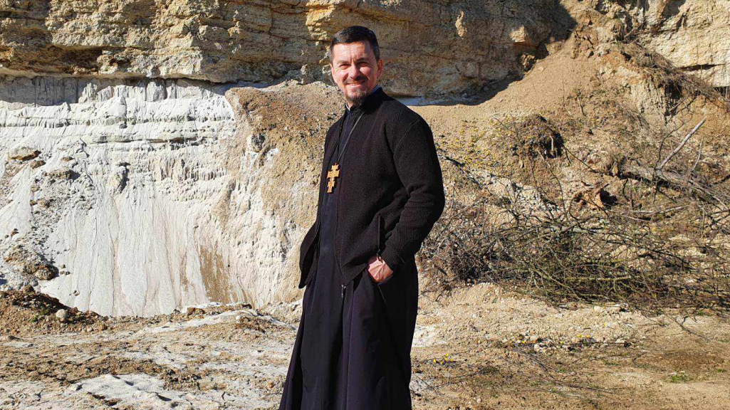 Монах Макарій Дутка поєднує паверліфтинг і духовне життя та збирає на дрони для ЗСУ