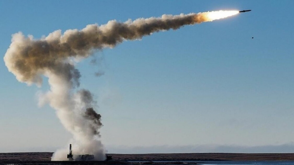 Вранці росіяни завдали масованого удару ракетами по Україні