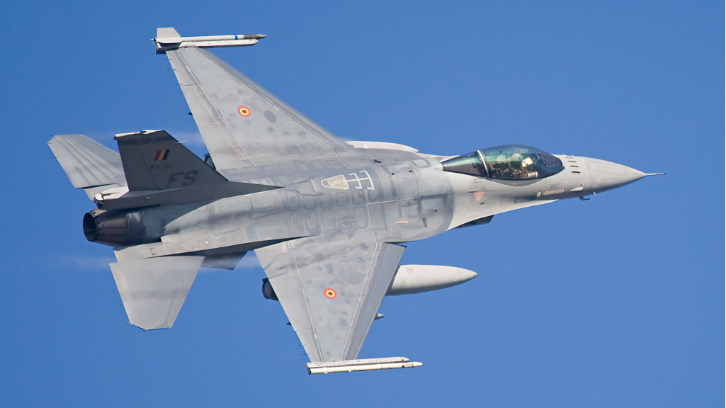 Виграти час — українські пілоти тренуються на симуляторах F-16