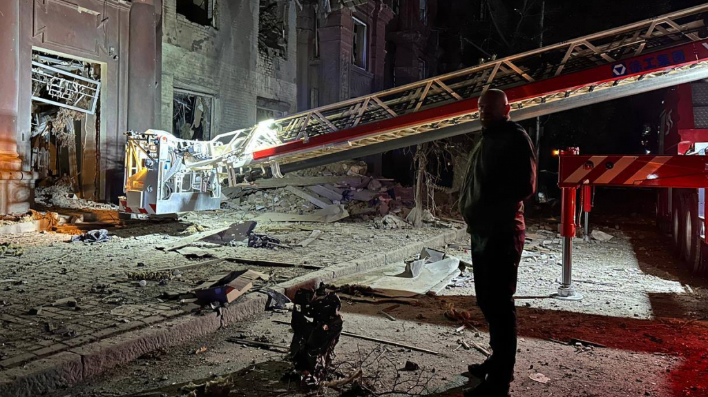 росіяни завдали ракетного удару по будинку в Запоріжжі, є загиблі