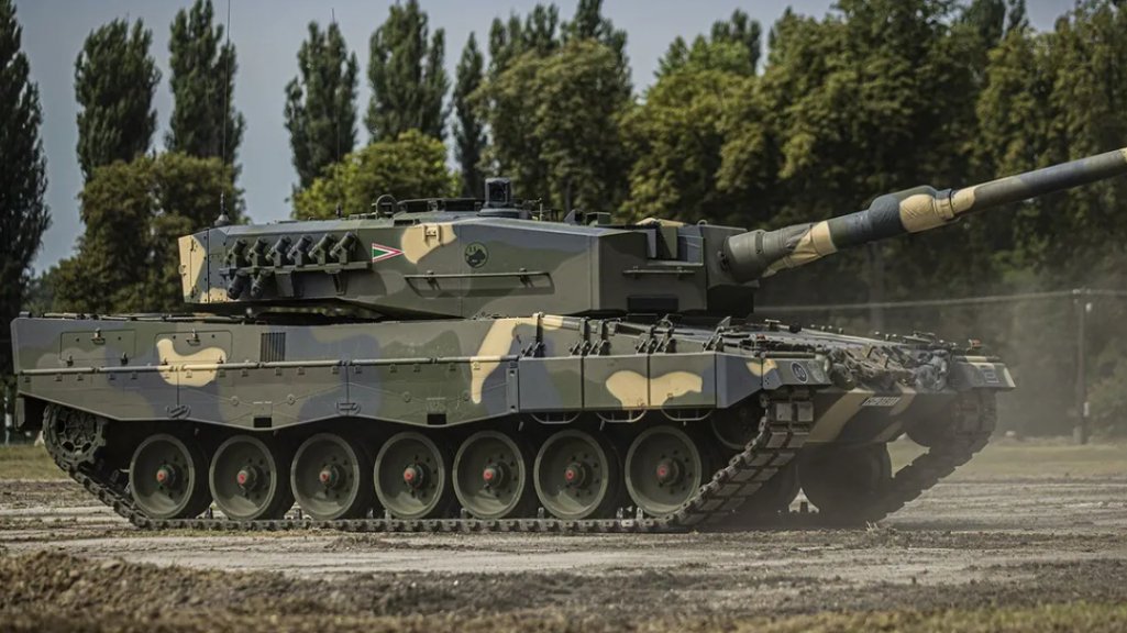 Українські воїни продовжують навчання на танках Leopard