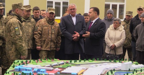 Міністр оборони України відвідав будівництво гуртожитків для 10 ОГШБр