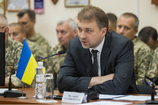 10 основних тез із інтерв’ю Міністра оборони України