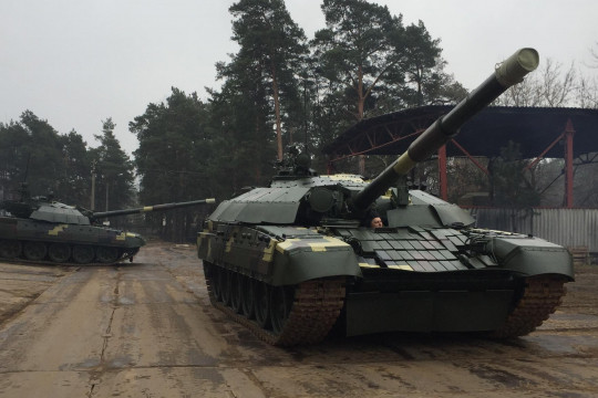 ЗСУ отримали 6 модернізованих танків Т-72