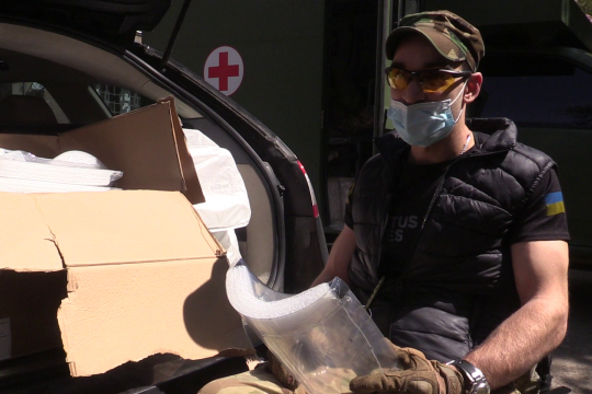 Ветерани і волонтери допомагають військовим медикам