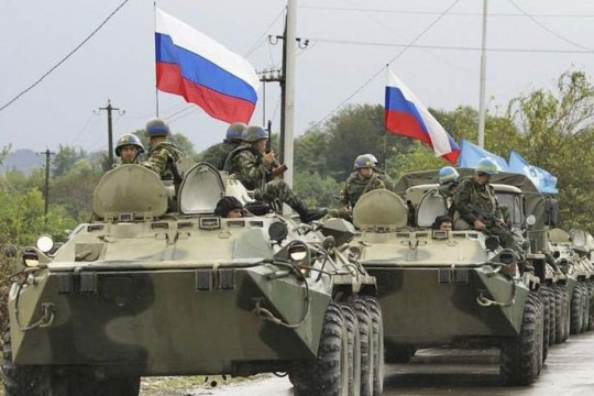 Військова активність Росії на кордонах України