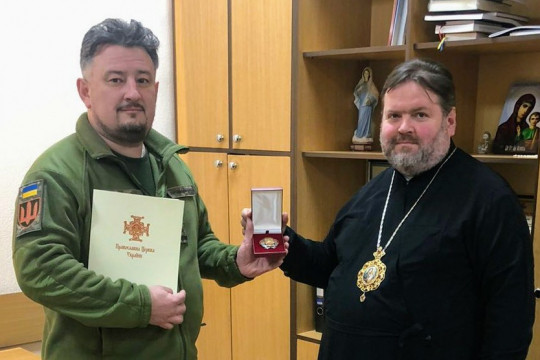Військові медики отримали нагороду від Православної церкви України