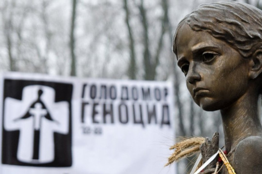 Україна вшановує пам’ять жертв голодоморів, організованих радянською владою в XX столітті