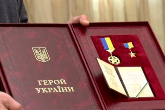 Президент підписав указ про присвоєння звання "Герой України" 15 захисникам