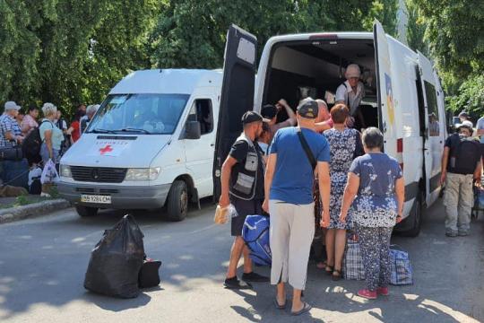 Жителів Слов'янська евакуюють в західний регіон України