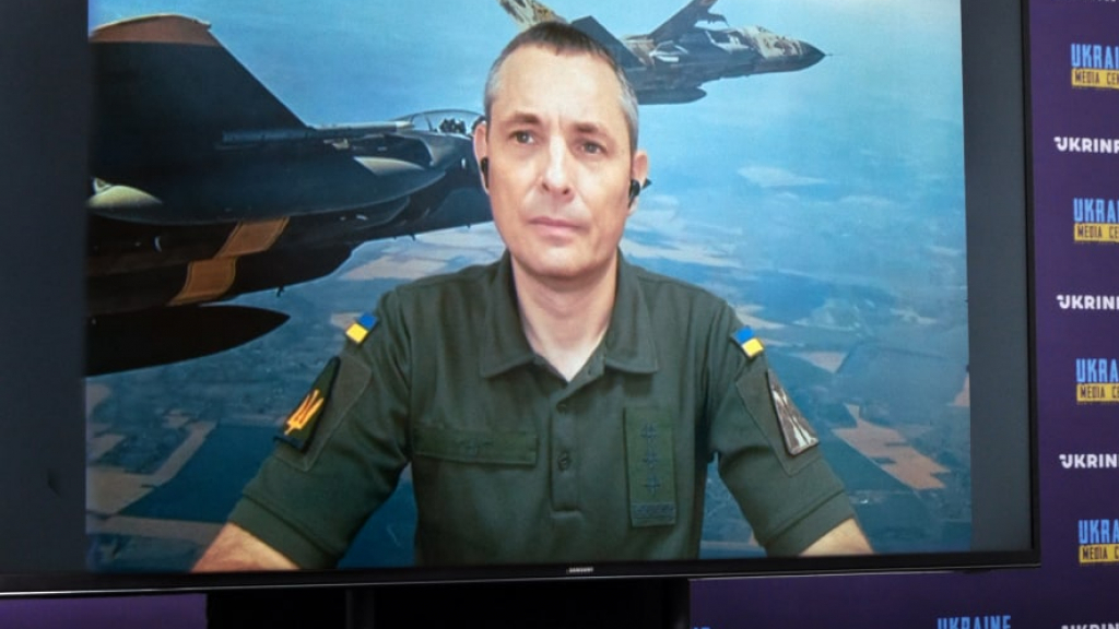 Агресор нарощує авіаційне угруповання навколо України