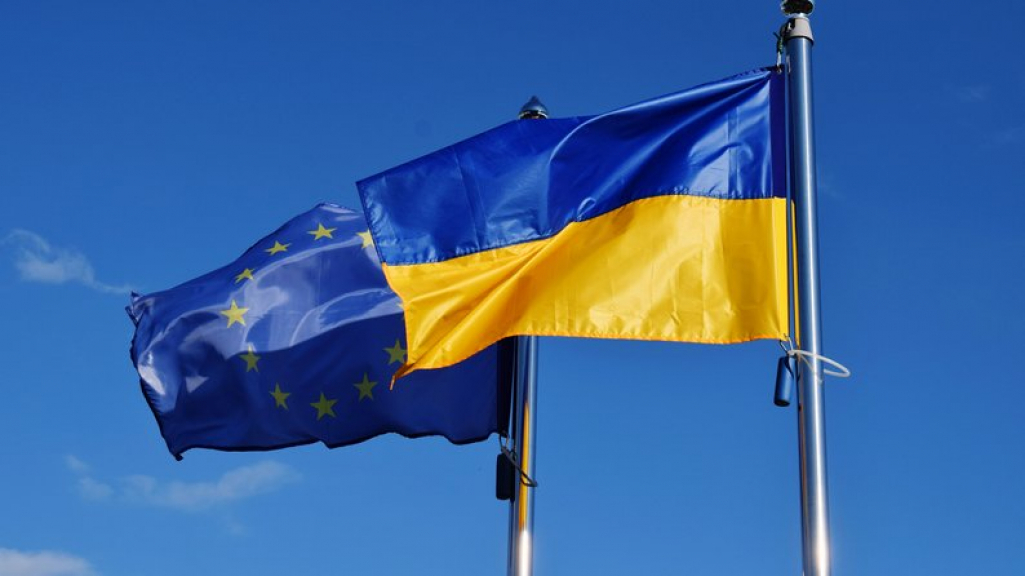 ЄС допомагатиме Україні до перемоги над путінською росією