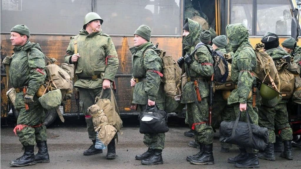 російські командири кидають в атаку недосвідчених солдатів і без вагань розстрілюють дезертирів