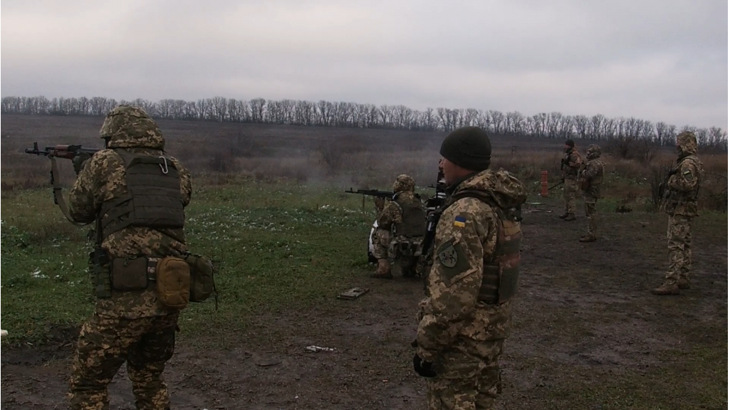 Військові 110-ї бригади опановують різні зразки зброї