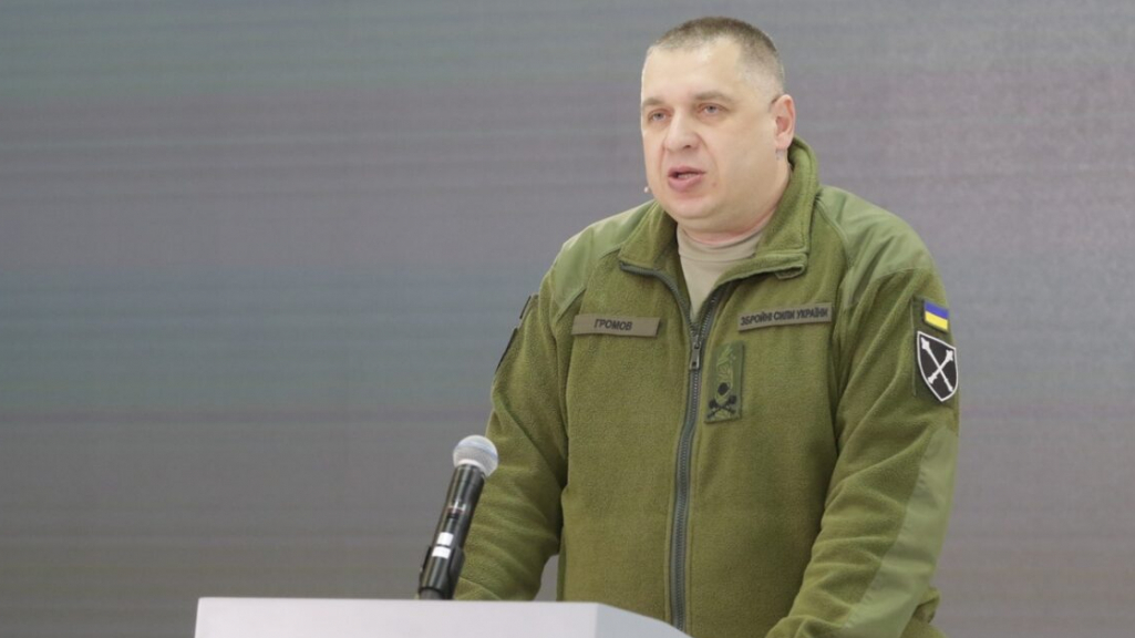 російські окупанти готують оборону навколо Луганська
