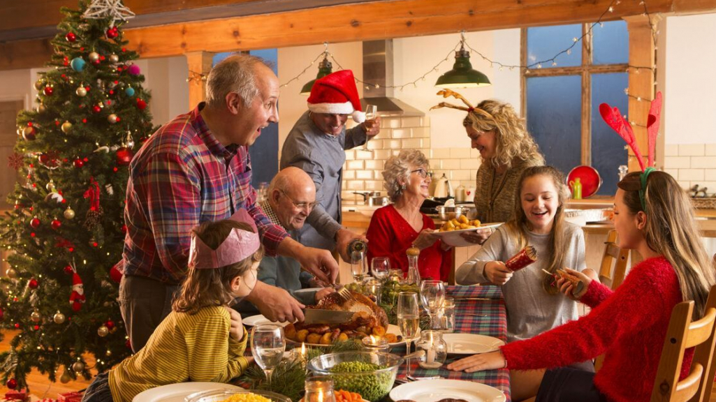 Чому важливі сімейні новорічні традиції?