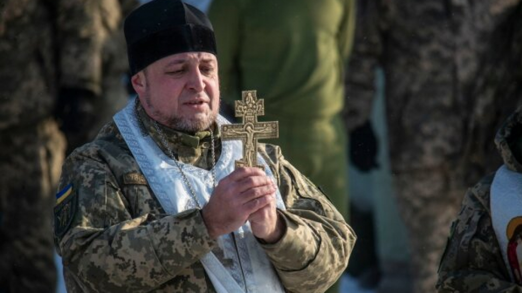 На Водохреще українці освячують воду та моляться за перемогу