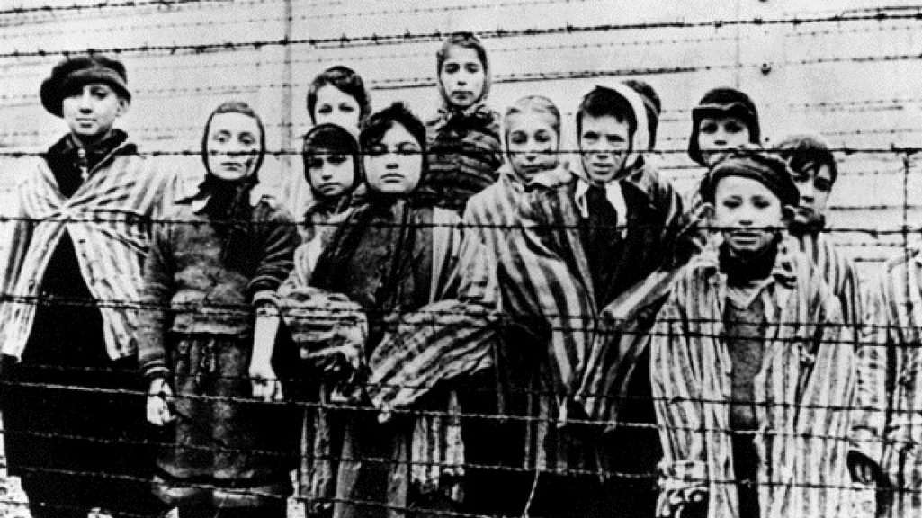 Світ вшановує пам'ять жертв Голокосту — однієї з найжорстокіших сторінок історії XX сторіччя