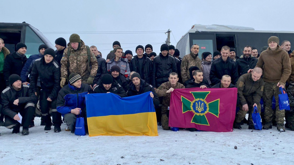 Понад 100 українських військових повернулися з полону