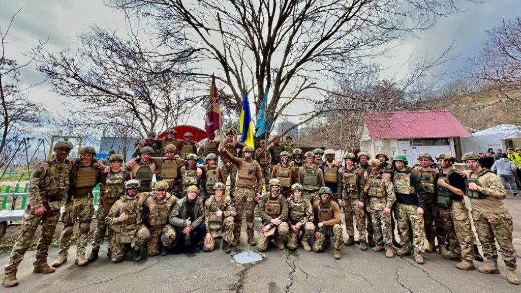 Десантники та морпіхи показали братерство в Одесі (ФОТО)