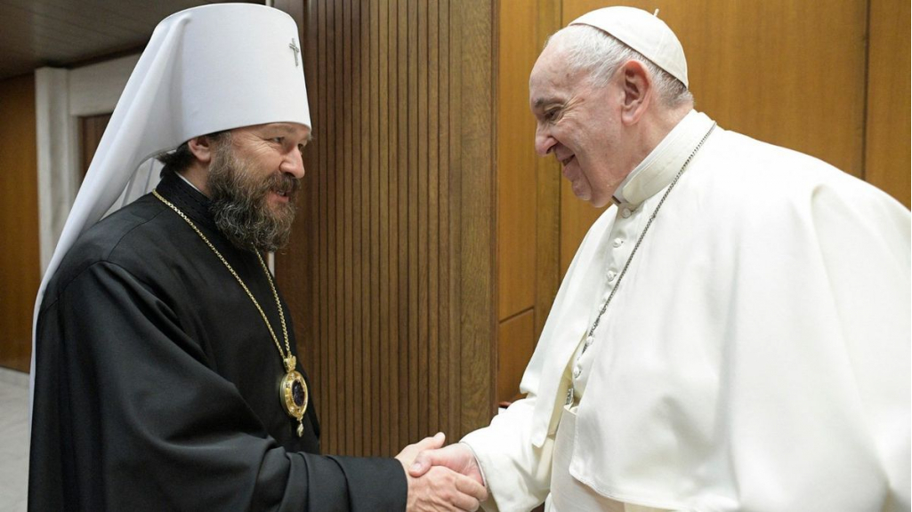 Папа Римський у Будапешті: пропаганда миру чи політичні домовленості?