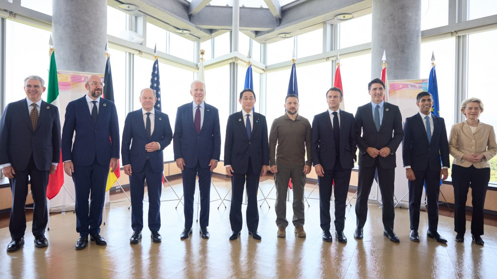 Зеленський зустрівся з лідерами G7: що означає цей візит для України?