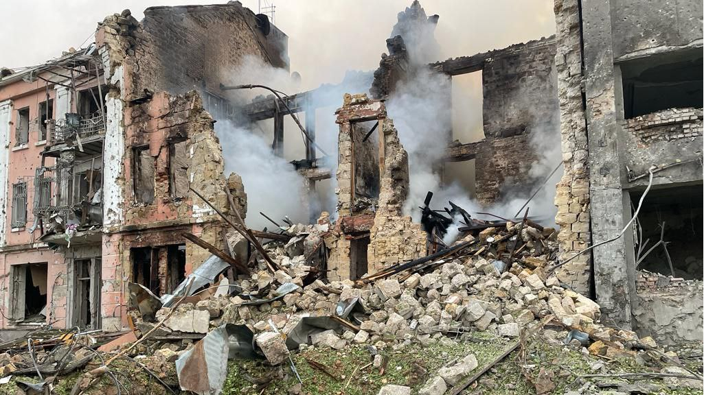 Наслідки обстрілу окупантами Миколаєва