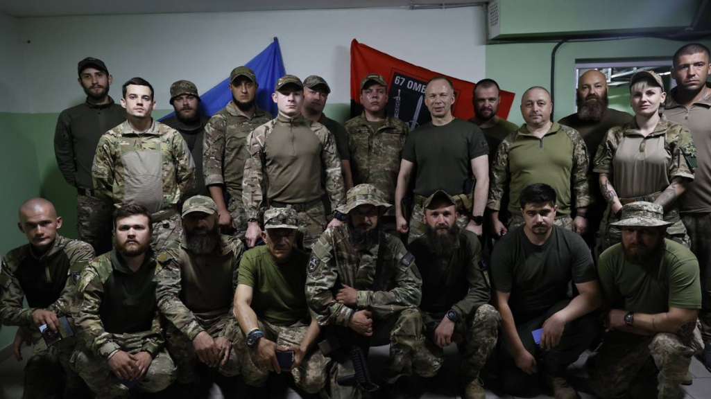 Олександр Сирський відвідав бойові бригади на двох активних напрямках