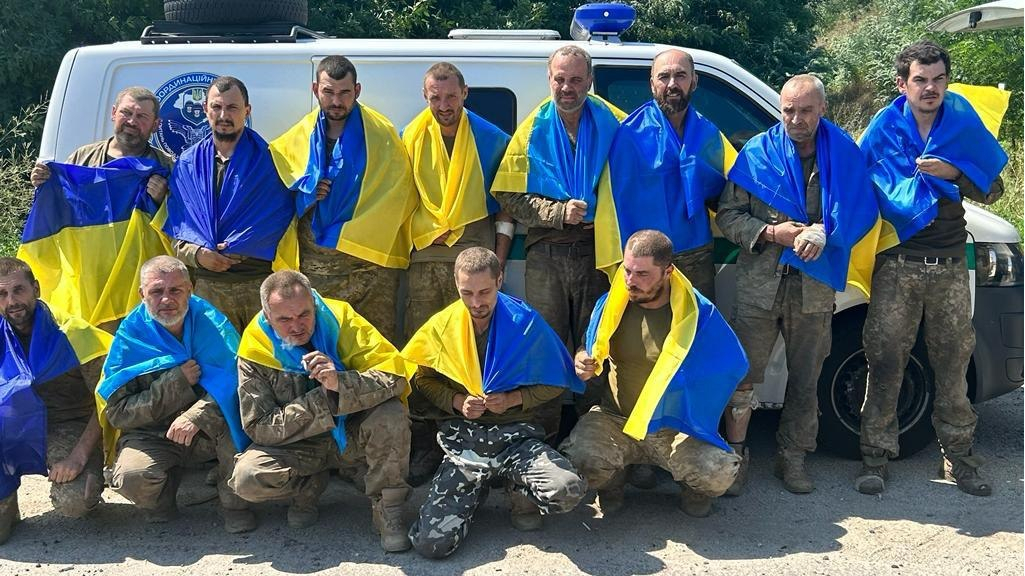 22 українських захисники повернулися додому завдяки обміну