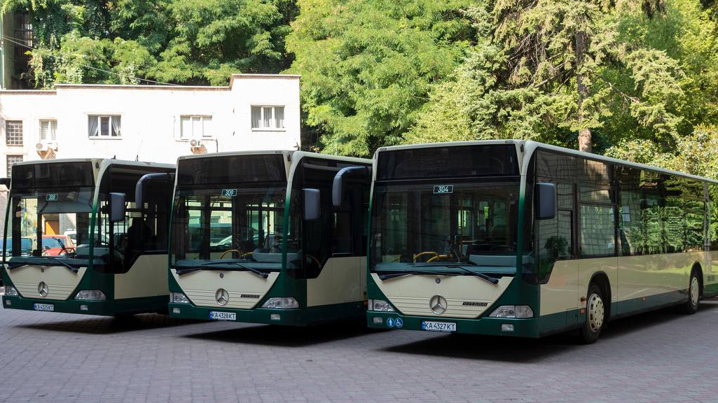 Київ отримав від українських благодійників 3 міських автобуси Mercedes Citaro