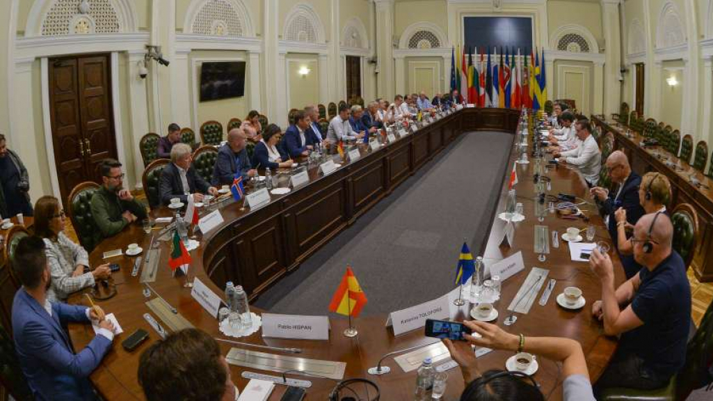 У столиці відбулась зустріч делегації міжнародних парламентаріїв U4U з головами комітетів парламенту